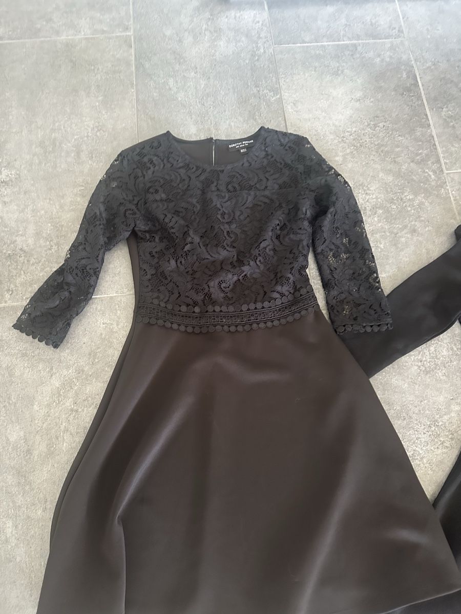 Lotti di vestiti: Set Röckli XS – Usato da Oberönz venduto da PeFeHo