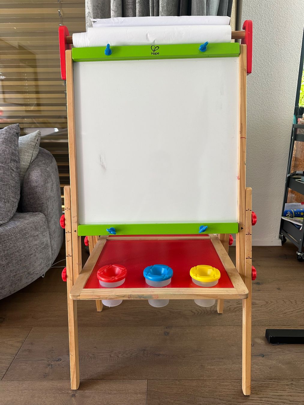 Hape Spielzeuge: Hape Kinder Wandtafel – Gebraucht aus Bergdietikon von patrickroder 2