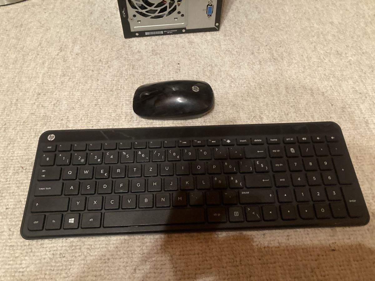 Hewlett Packard PCs: Ordinateur de bureau HP Écran +  clavier et souris – Gebraucht aus Fontenais von Jul_qv7b 3