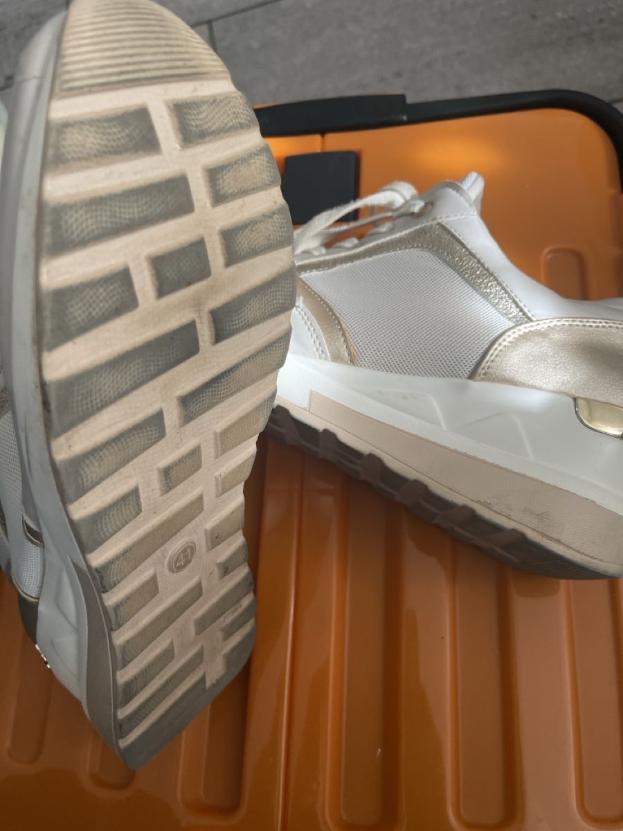 Scarpe da donna: Schuhe leichten Absatz – Usato da Selzach venduto da Giusi400 1