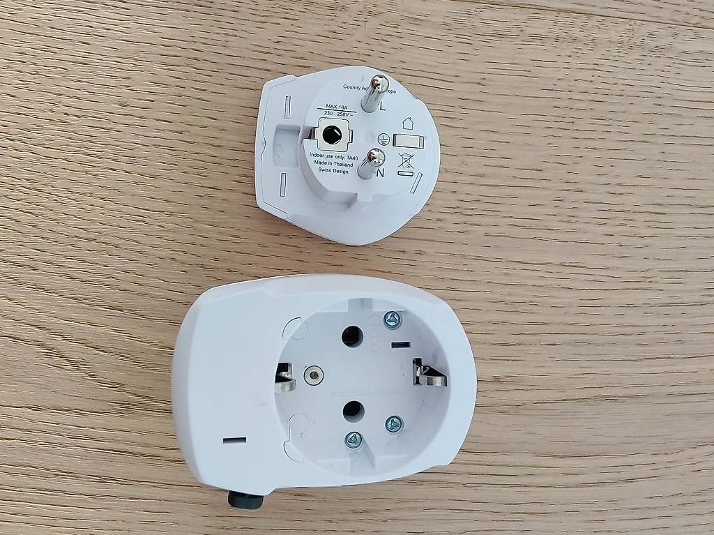 Unità & Adattatore: Skross Reiseadapter – Usato da Gisikon venduto da halsim 1