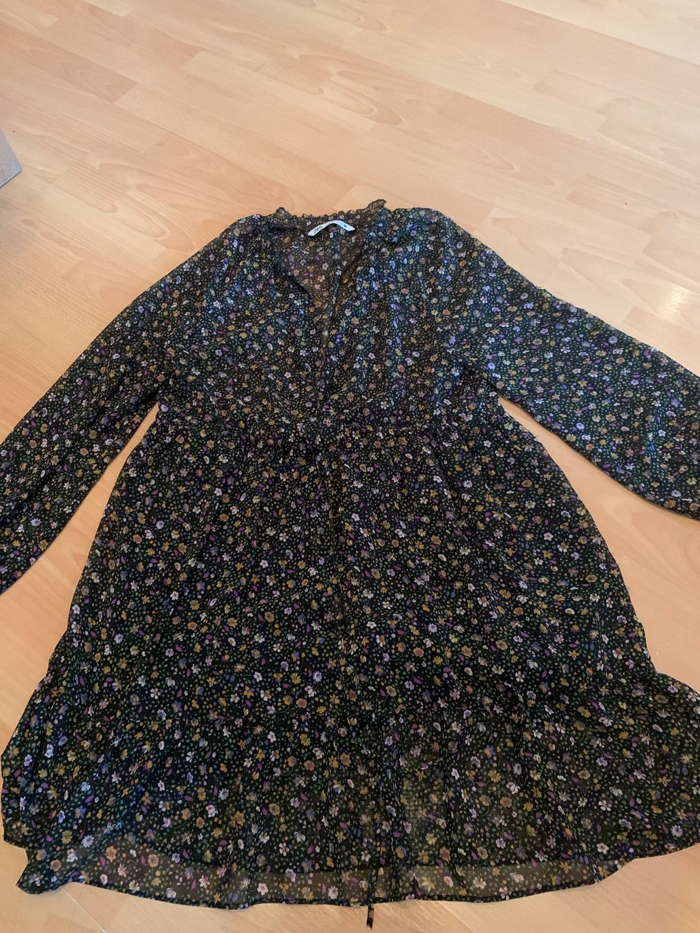 Zara Kleider: Jolie robe Zara taille xs – Gebraucht aus MEYRIN von Gwendo10