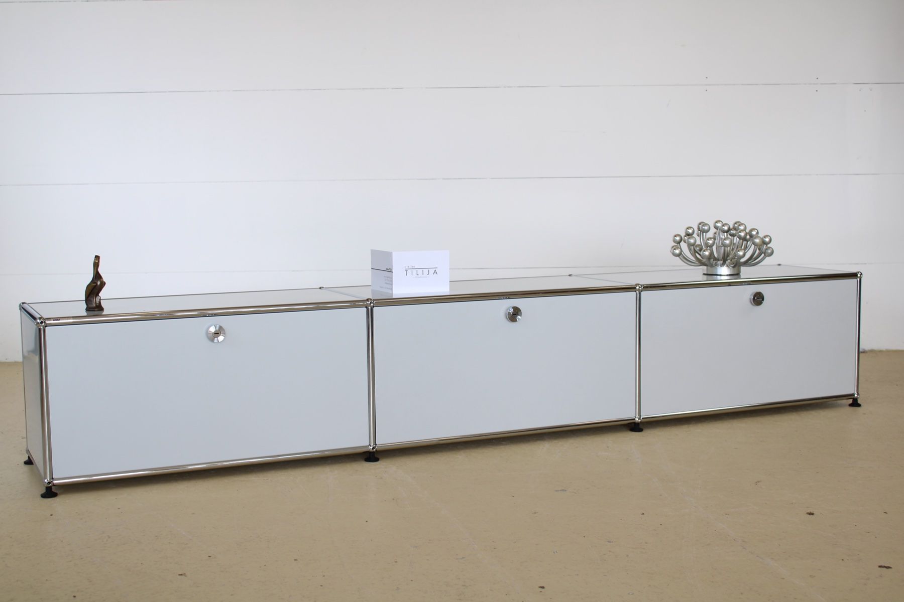 USM Cassettiere: USM Lowboard  Lichtgrau – Usato da Meinisberg venduto da atelier_TILIJA 8