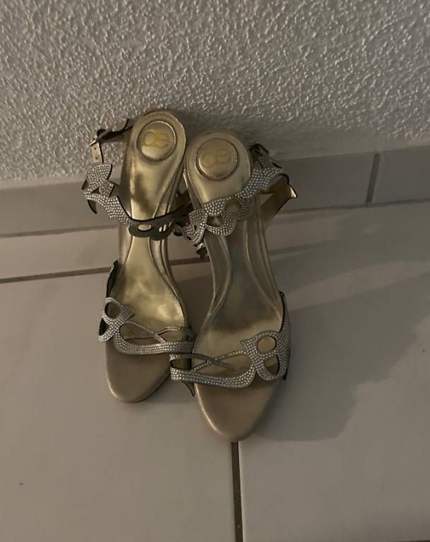 Chaussures femmes: Sandaletten (Abendschuhe) – D'occasion à Schaffhausen par Airsue 1