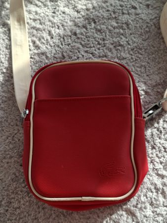 Sac bandoulière Lacoste rouge bon état
