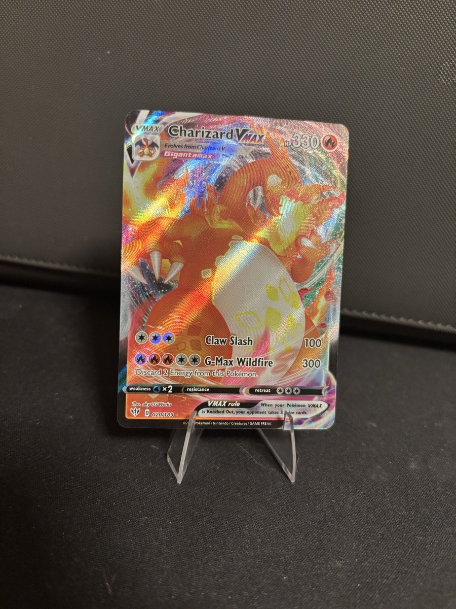 Pokémon Sammelbilder & Trading cards: Charizard Vmax English good condition  – Gebraucht aus St.Gallen von Xenia-1234