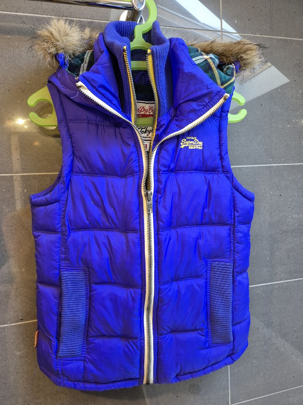 Gilet & Giacche senza maniche: Gilet neuf Superdry – Nuovo (secondo la descrizione) da Gland venduto da ozl_y9tq