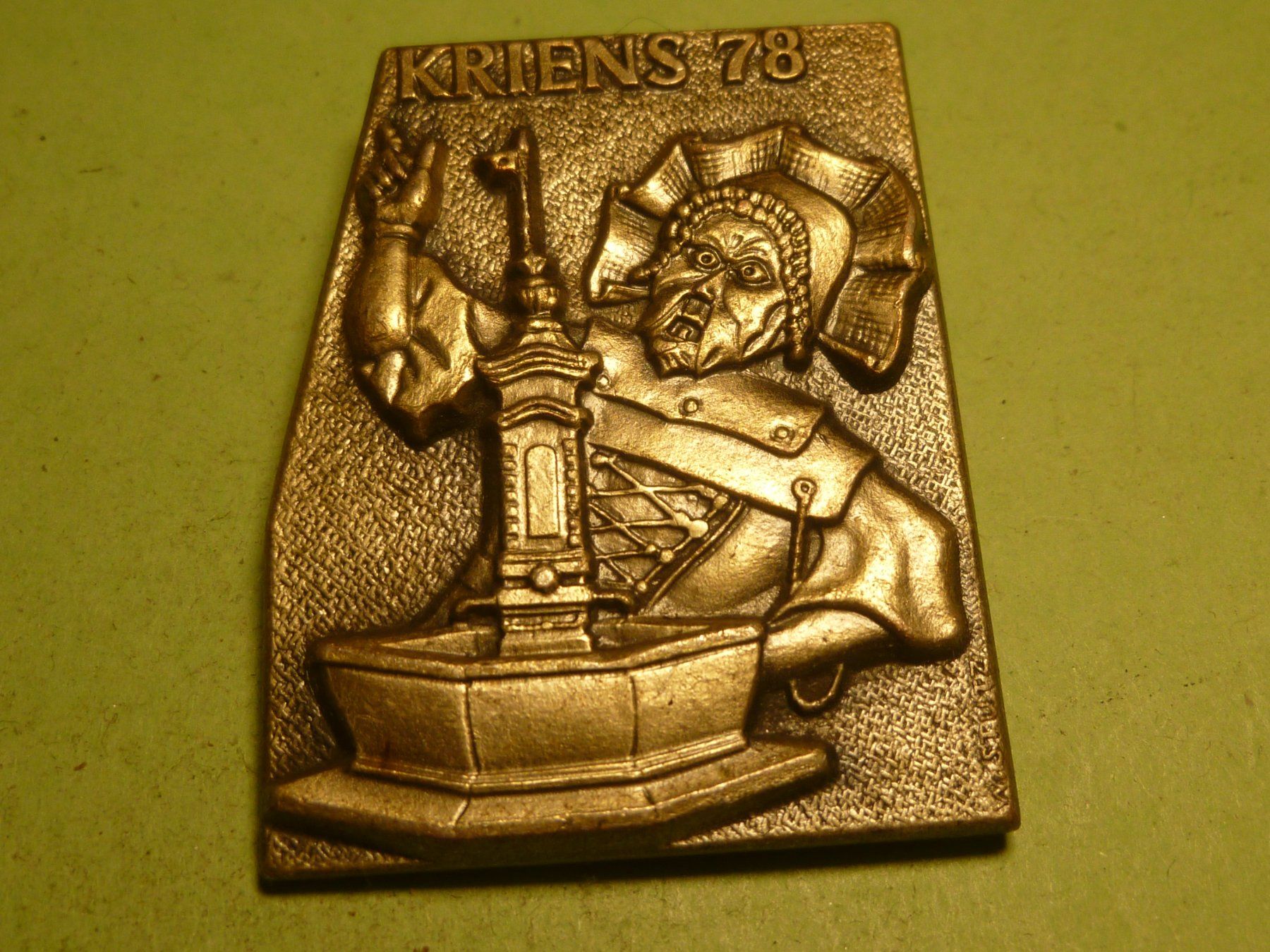 Placchette & Badge:  KRIENS 1978 SILBER – Usato da Ried (Muotathal) venduto da Mandarin02