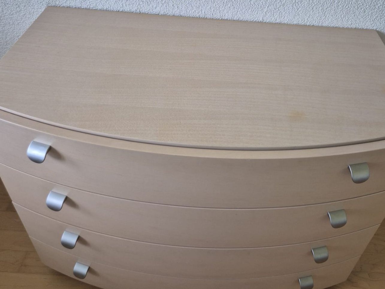 Cassettiere: Helle Kommode mit 4 Schubladen – Usato da Hinwil venduto da Zom 5