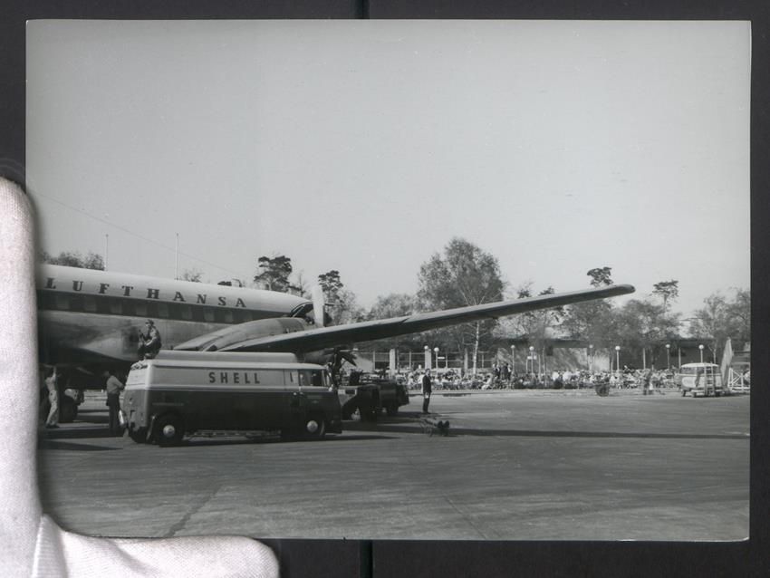 Fotografie & Manifesti: Fotografie Fr. Cloos, Frankfurt, Flughaf – Usato da Berlin venduto da bartko-reher