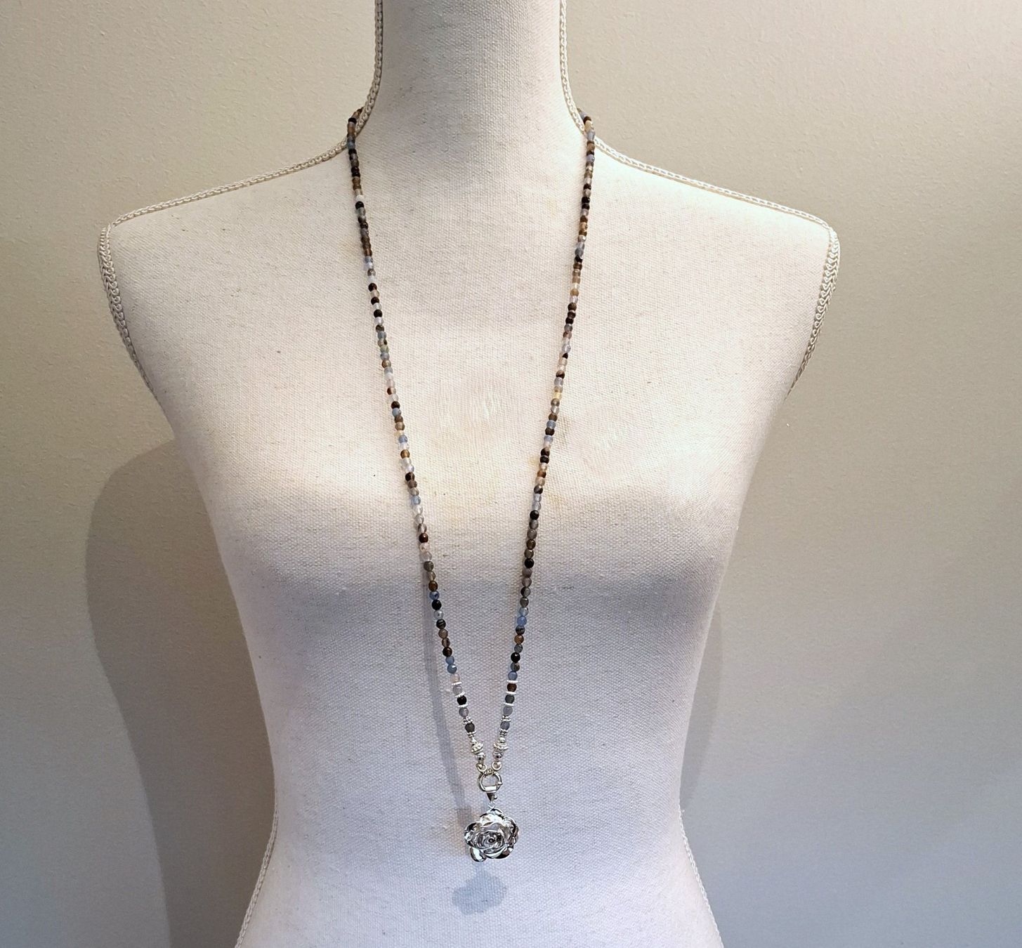 Catenine: LAURA - Edelsteinkette - Silber - blau – Nuovo e nell'imballaggio originale da Mühlethal venduto da nicita-modeschmuck 2