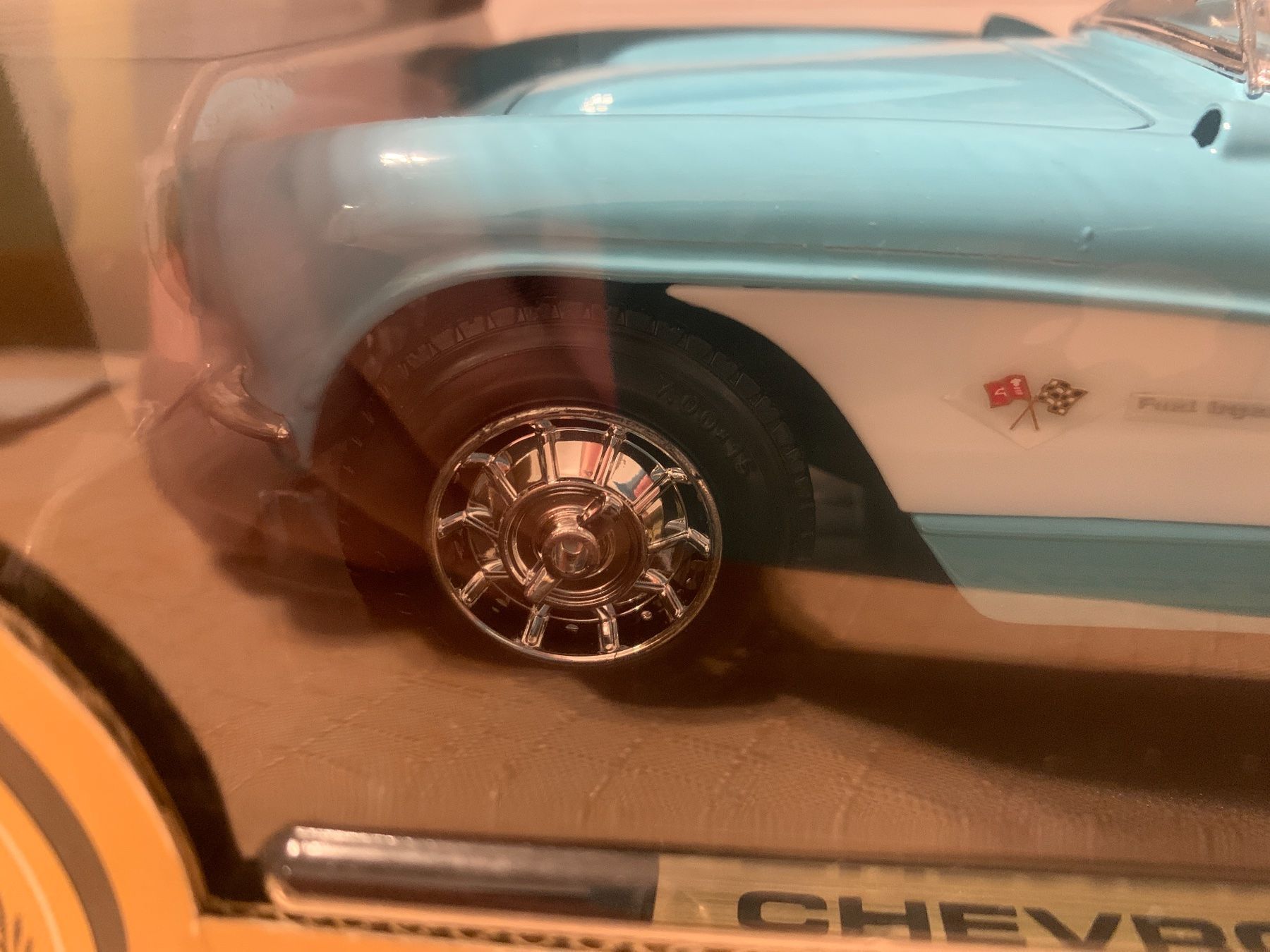 Chevrolet Modellini d'auto: Chevrolet Corvette 1957 1:18 Modell – Nuovo e nell'imballaggio originale da Schaffhausen venduto da raphael_95 3