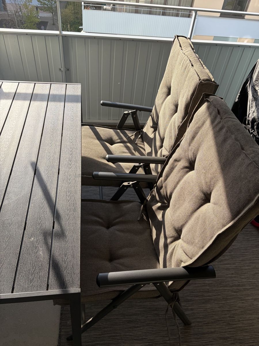 Jysk Set di tavolo e panche: Gartentisch + 4 Stühle inkl Aufsetzer – Usato da Wallisellen venduto da mar_xfh7