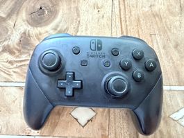Nintendo Switch Pro Controller schwarz gebraucht