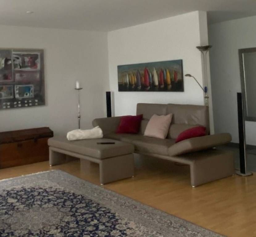 Divani: 2er Sofa Leder mit Fussbank – Usato da Zürich venduto da funkymed 3