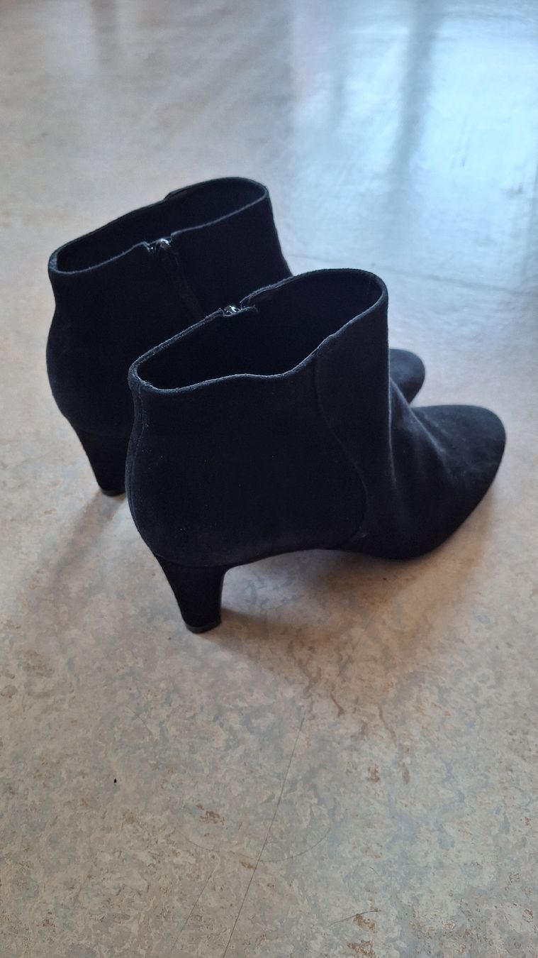 Damenschuhe: Schwarze Stiefeletten Minelli Gr. 39 – Gebraucht aus Brienz BE von mondchatz1 8
