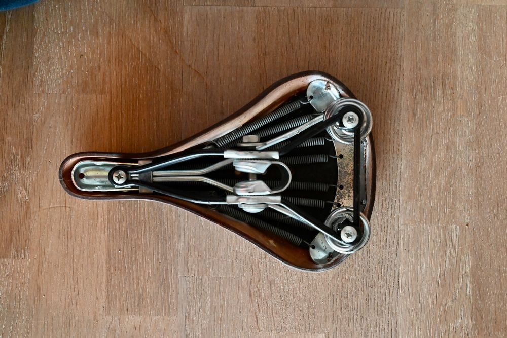 Pezzi di ricambio: Lepper Weltmeister Ledersattel / selle en cuir / Holland – Usato da Le Mont-sur-Lausanne venduto da charpy6 1