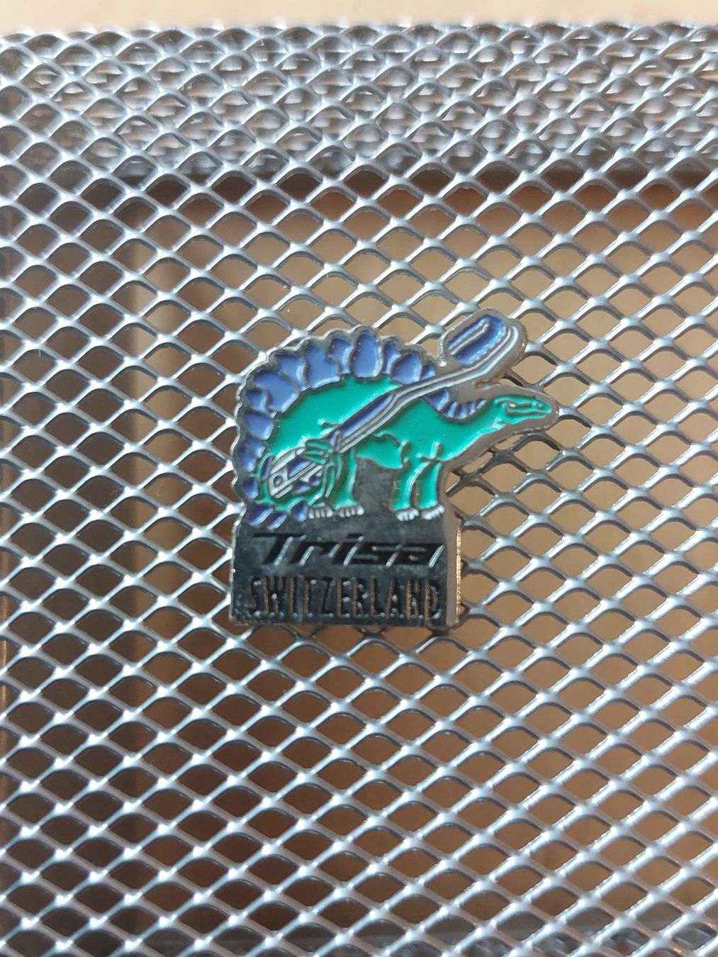 Placchette & Badge: 5 TRISA - PIN – Usato da Gipf - Oberfrick venduto da Esnoopy 5