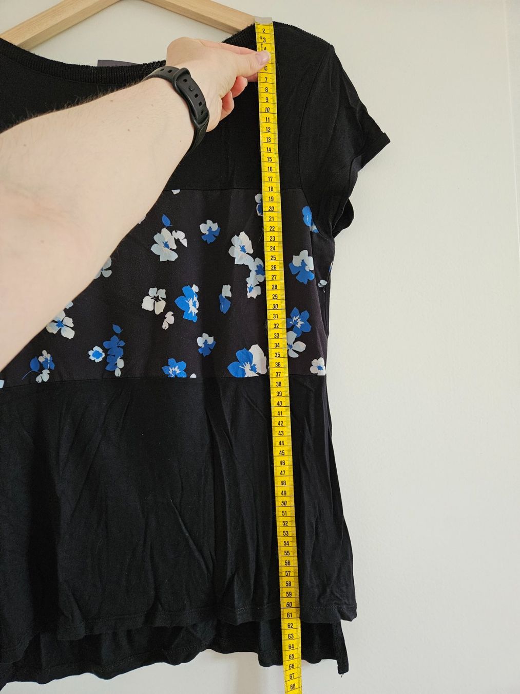 T-shirt: T-shirt Gr.S mit blauen Blumen – Usato da Schaffhausen venduto da sabrina915 1