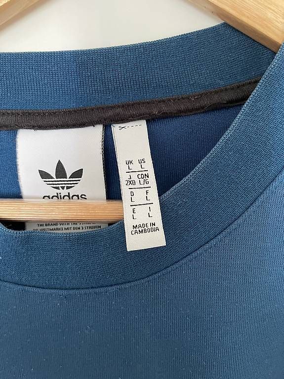 Adidas Pullover & Sweatshirts: Retro Sweater  Adidas | Grösse L – Gebraucht aus Wölflinswil von jan_v6g9 1