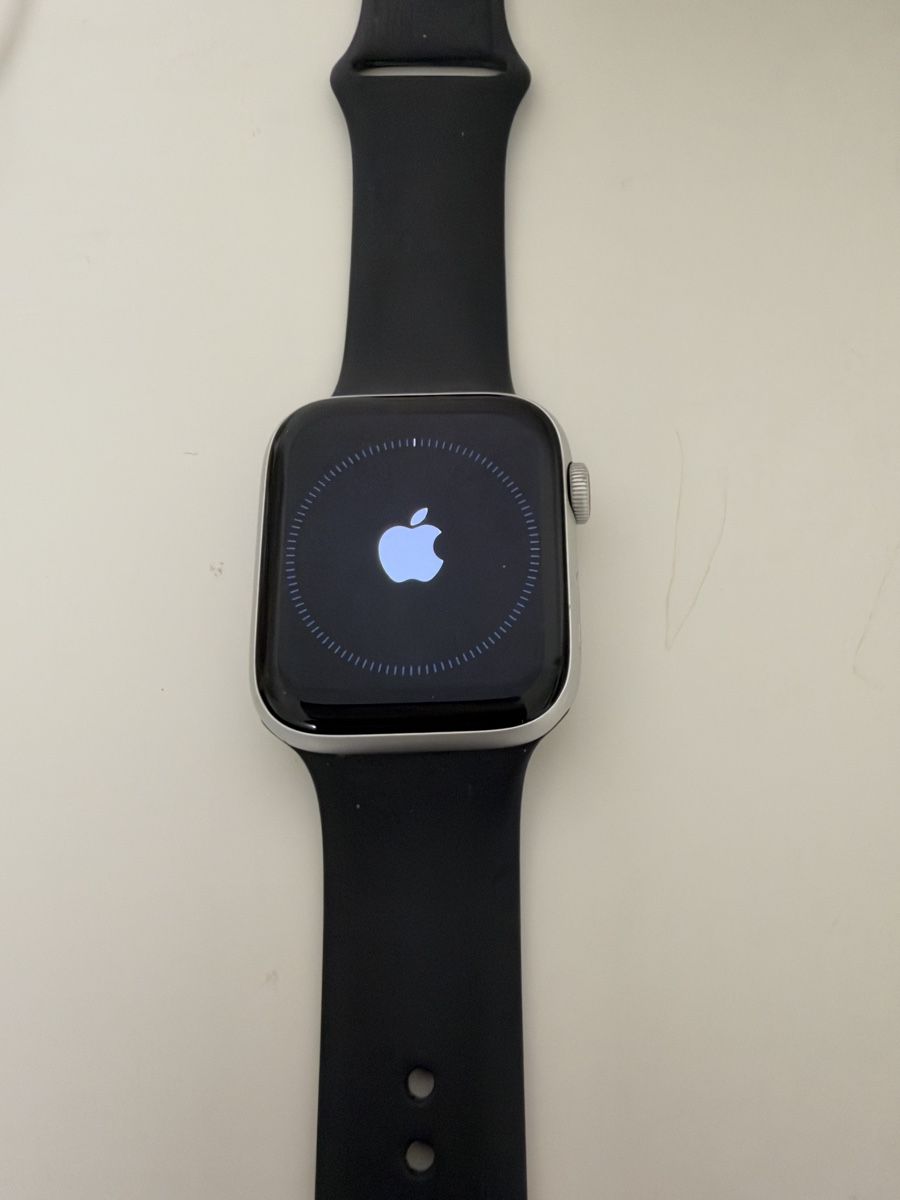 Apple Smartwatch: Apple Watch SE 44mm – Usato da Rekingen AG venduto da ZubiL 6