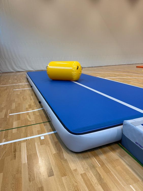 Airtrack 8 x 2,8 x 0,3 m (Gebraucht) in St. Gallen für CHF 1500 – nur ...
