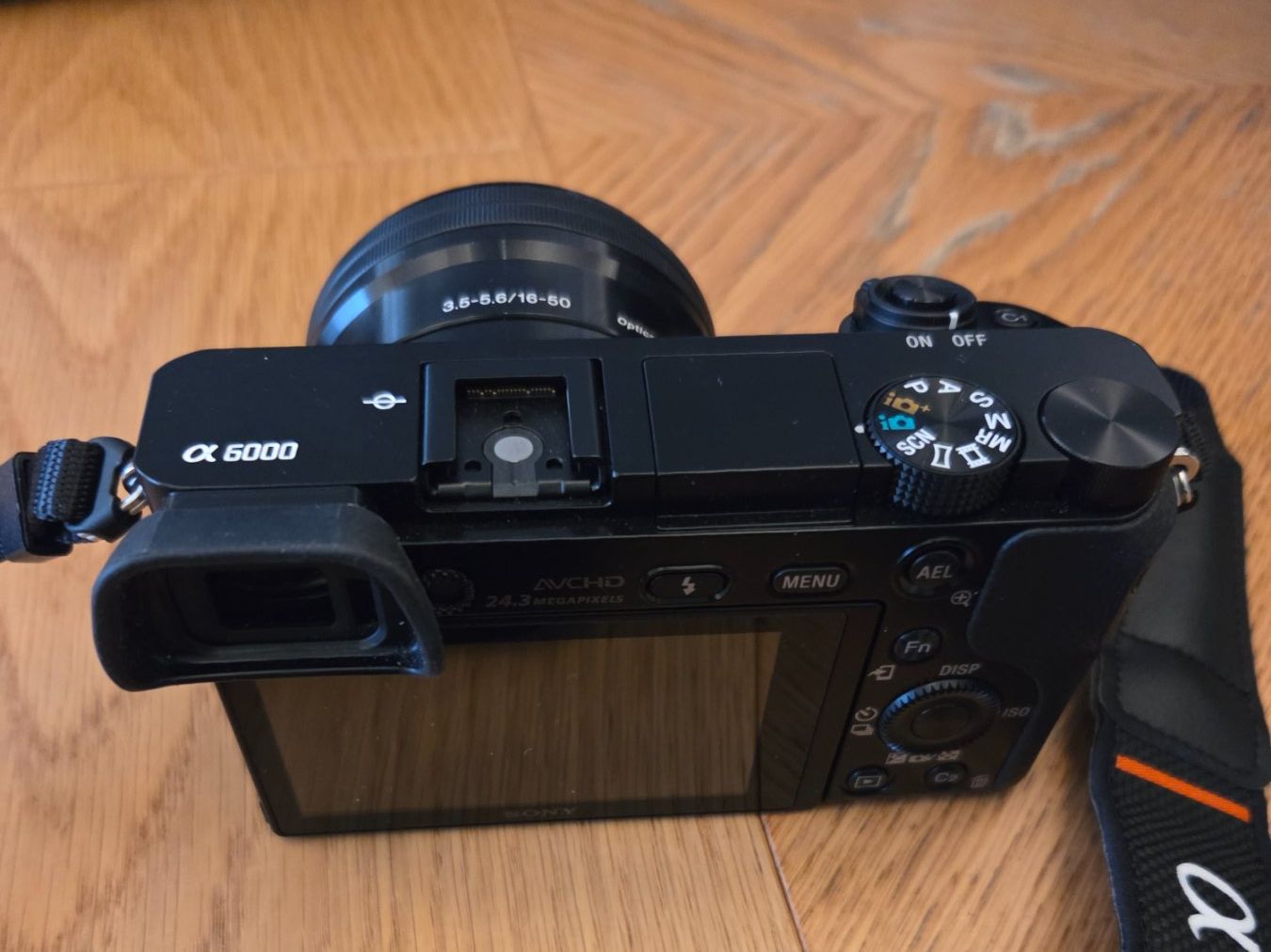 Sony Fotocamera: Sony Alpha 6000 Kamera – Usato da Richterswil venduto da PatriziaR 2