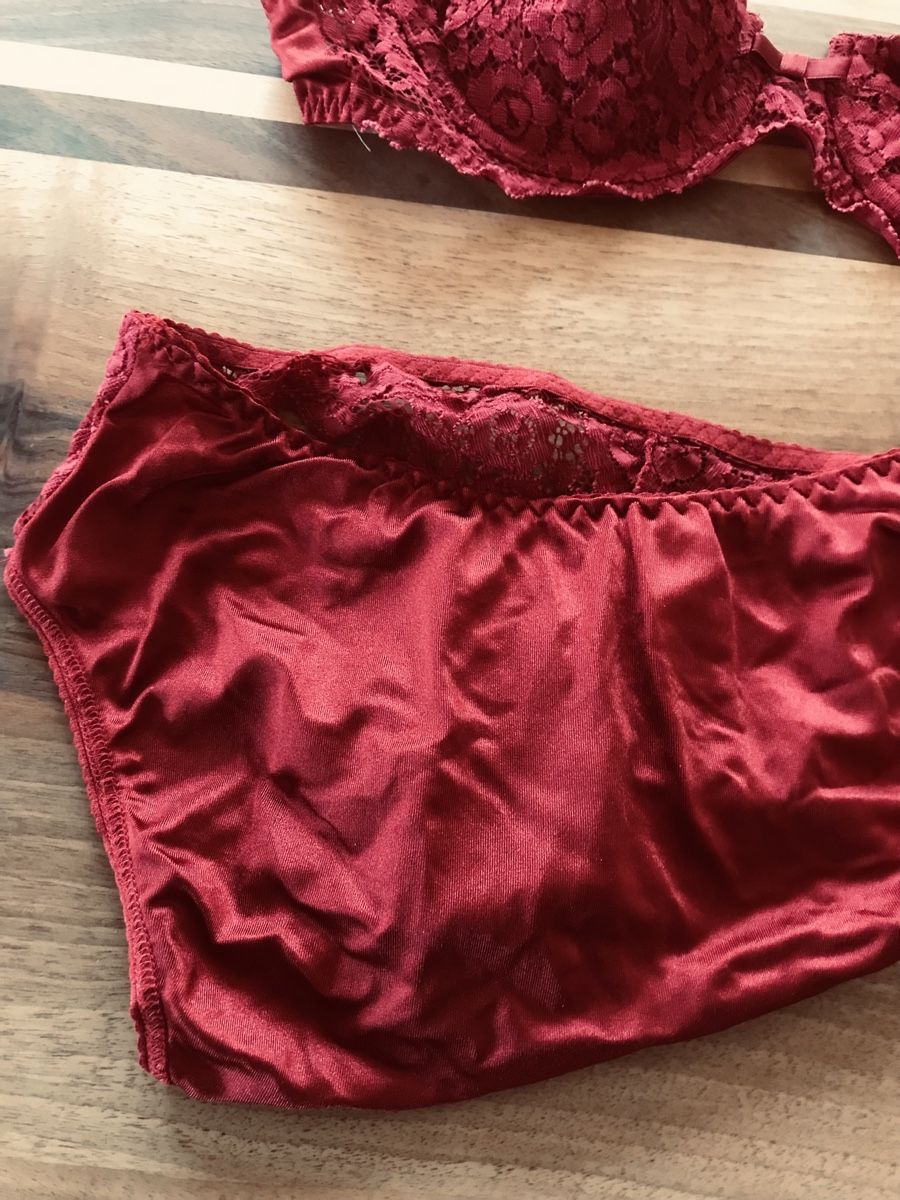Altra biancheria intima: Dunkelrotes BH-Set Balconnet Slip – Usato da Alpnach Dorf venduto da marvo 2
