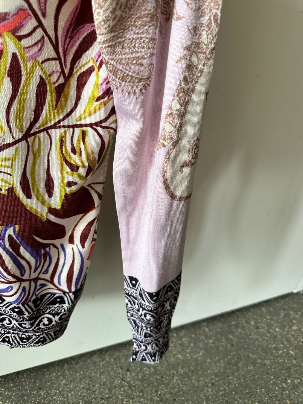 Etro Maglioni & Felpe: Wunderschöner Seidenpullover ETRO Seiden Gr. 44 890 CHF Neu – Nuovo (secondo la descrizione) da Genève venduto da Mycollection 2