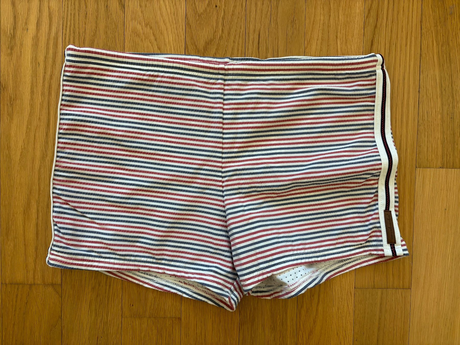 Costumi da bagno: Enge Badeshorts von Wavebreaker, Grösse 6 – Usato da Zürich venduto da cassandra1504