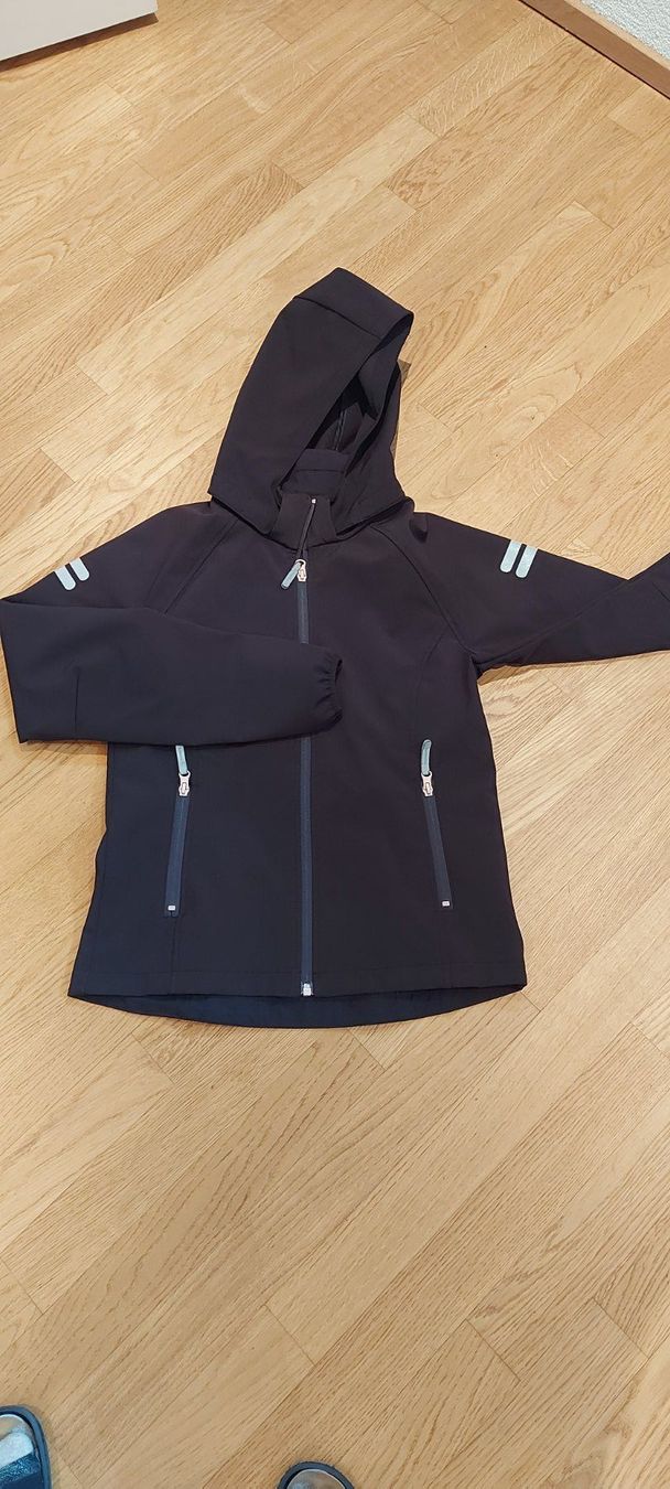 H&M Giacche & Cappotti: Softshelljacke  Windstopper Jacke Grösse 164 von H&M – Usato da Witterswil venduto da Mita02