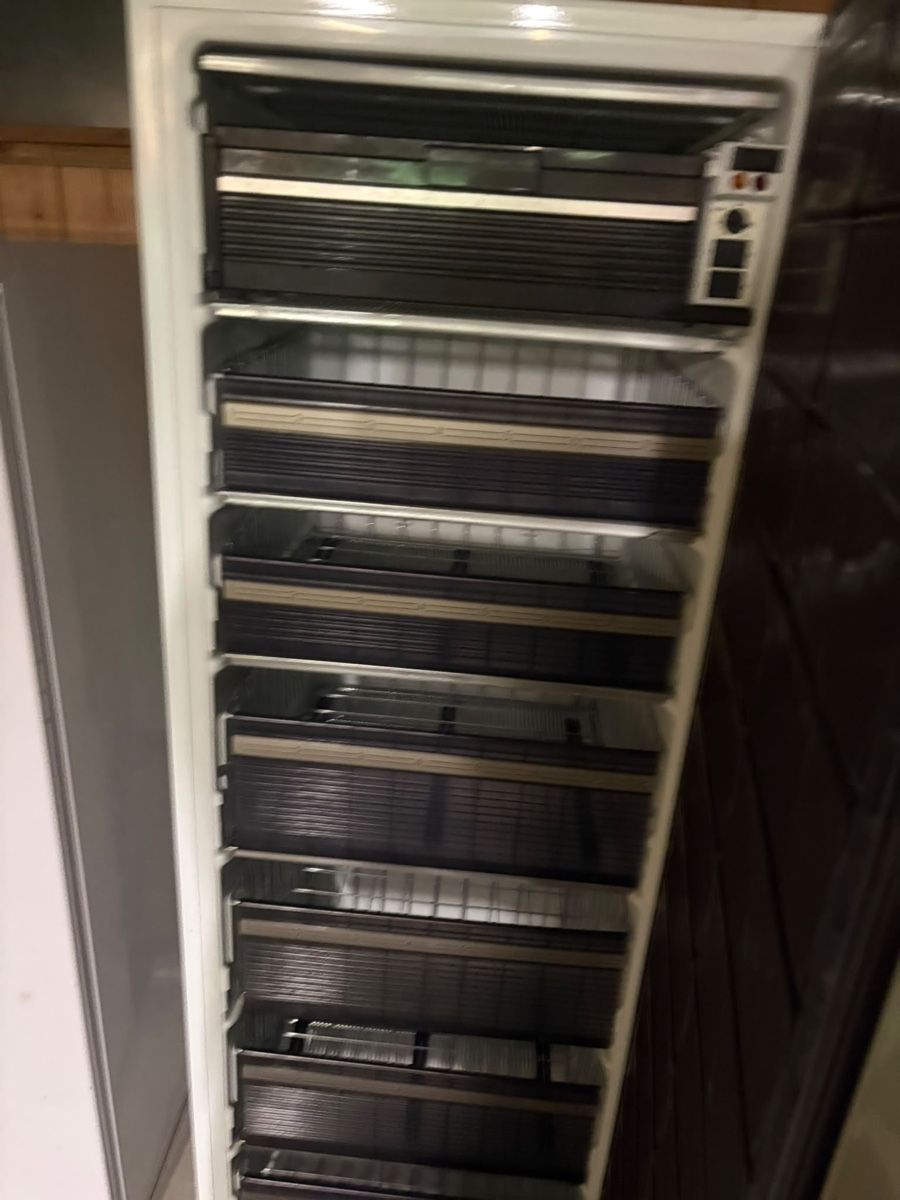 Gefrierschrank: Electrolux Tiefkühlschrank – Gebraucht aus Rapperswil SG von kat_rw8q 1