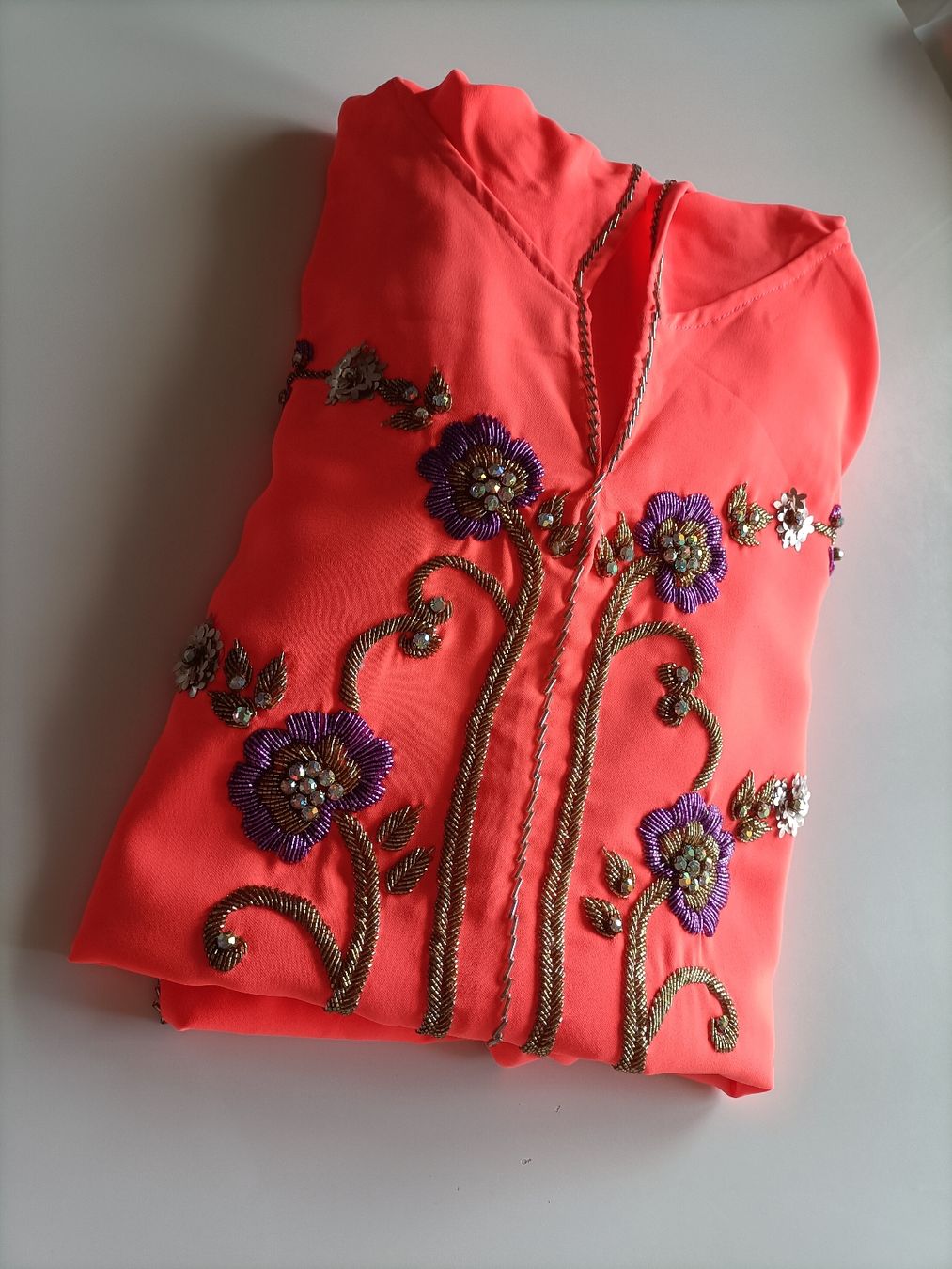 Vestiti: Caftan  jellaba corail brodé,  l'été, élégant  – Nuovo e nell'imballaggio originale da La Chaux-de-Fonds venduto da Luxary.25cachmirepro 5