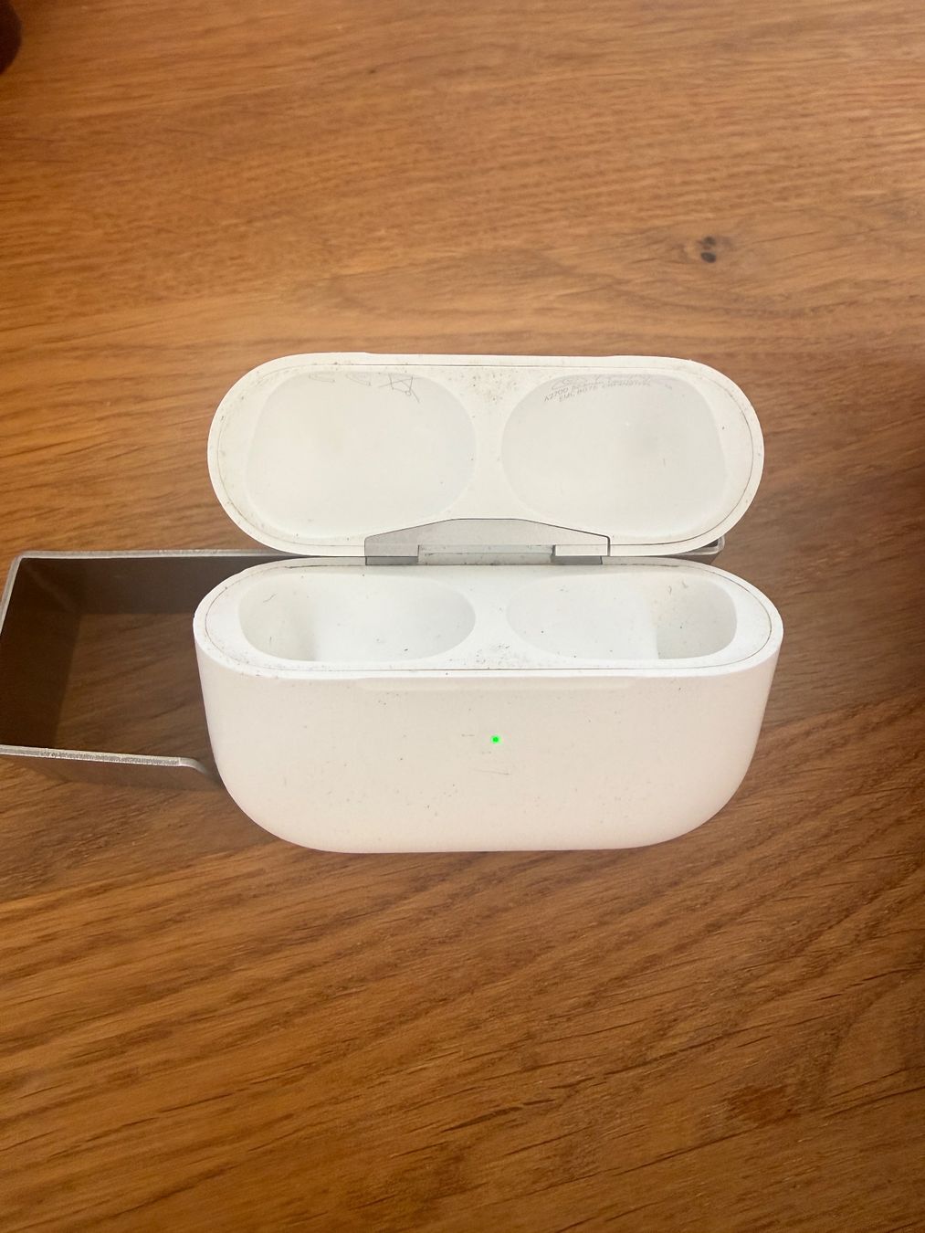 Apple Casques audio: APPLE AirPods Pro 2 Charging Case A2700 – D'occasion à Lausanne par Nine1982