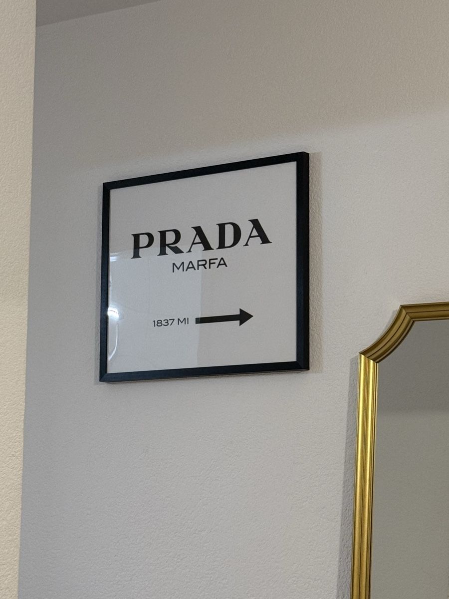Foto & Immagini: Prada Marfa Bild – Usato da Luzern venduto da bia_v2fl 2