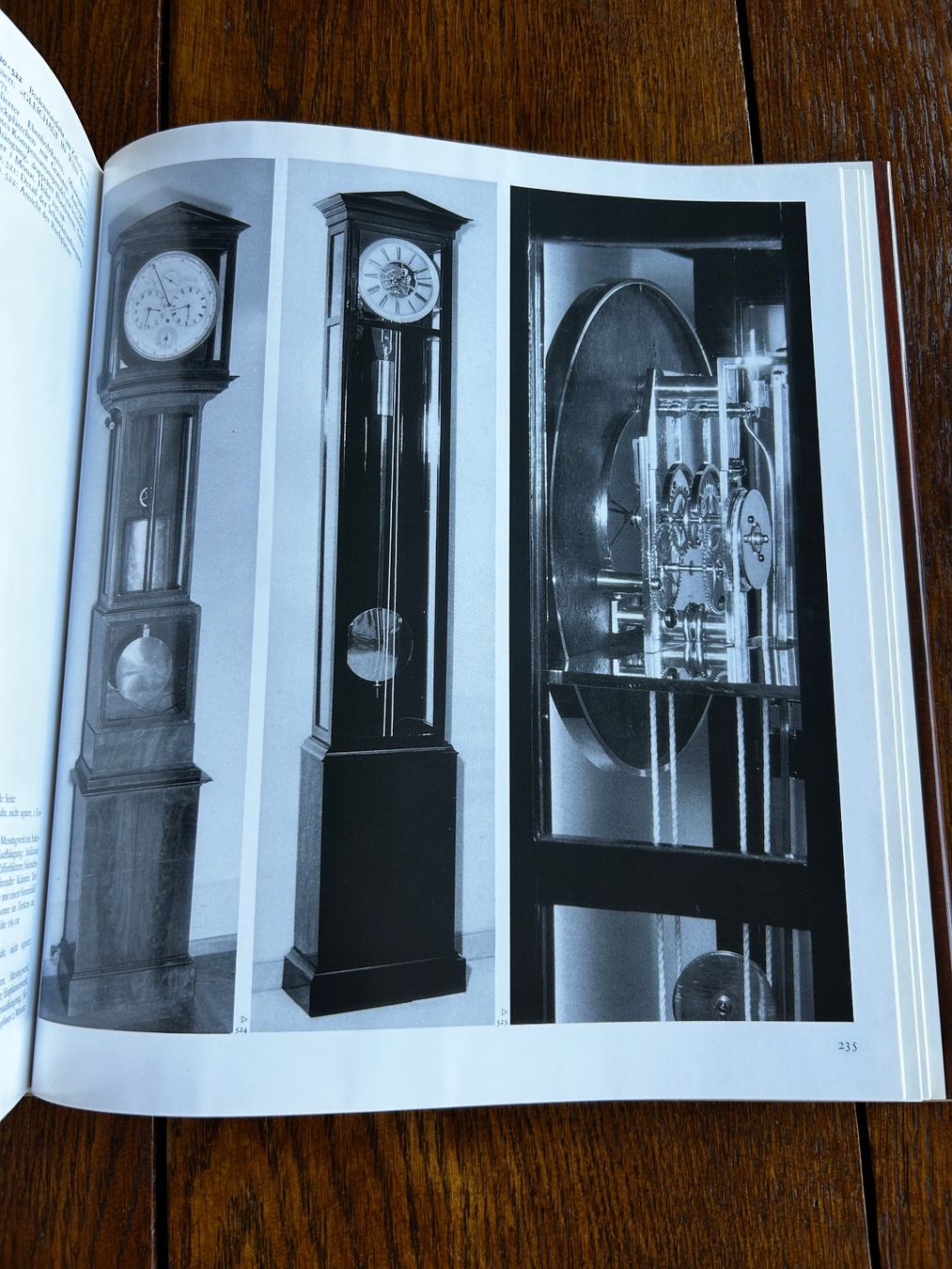 Livres: Die Wiener Uhr – D'occasion à Basel par Chamisso 8