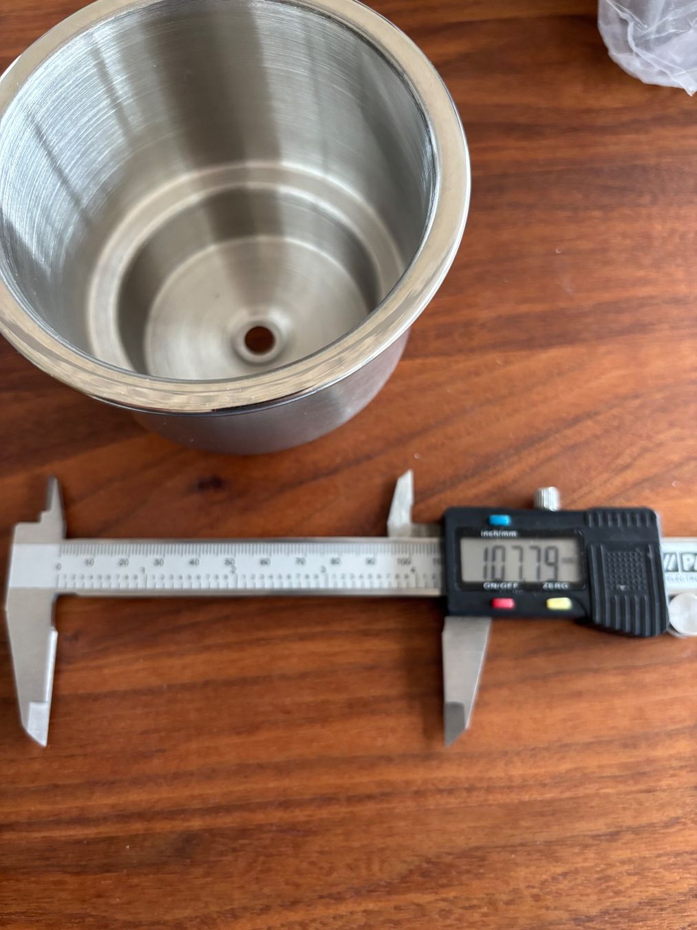 Accessori per altri veicoli: Bier Weinglas Halter um in Möbel ein zu lassen – Nuovo e nell'imballaggio originale da Volketswil venduto da PHTLS 3