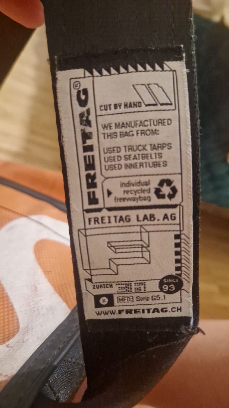 Freitag Taschen: Freitag Messenger Bag - Orange Design  – Gebraucht aus Zürich von MarianaMoore 1