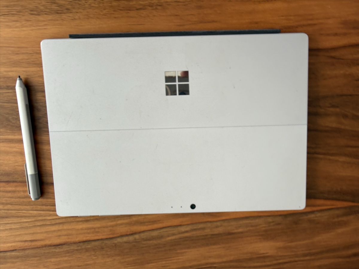 Microsoft Notebook: Microsoft Surface, Intel i7-7660-U CPU, 8 GB RAM, 238 GB SSD – Usato da Boll venduto da jun_x5bx 4