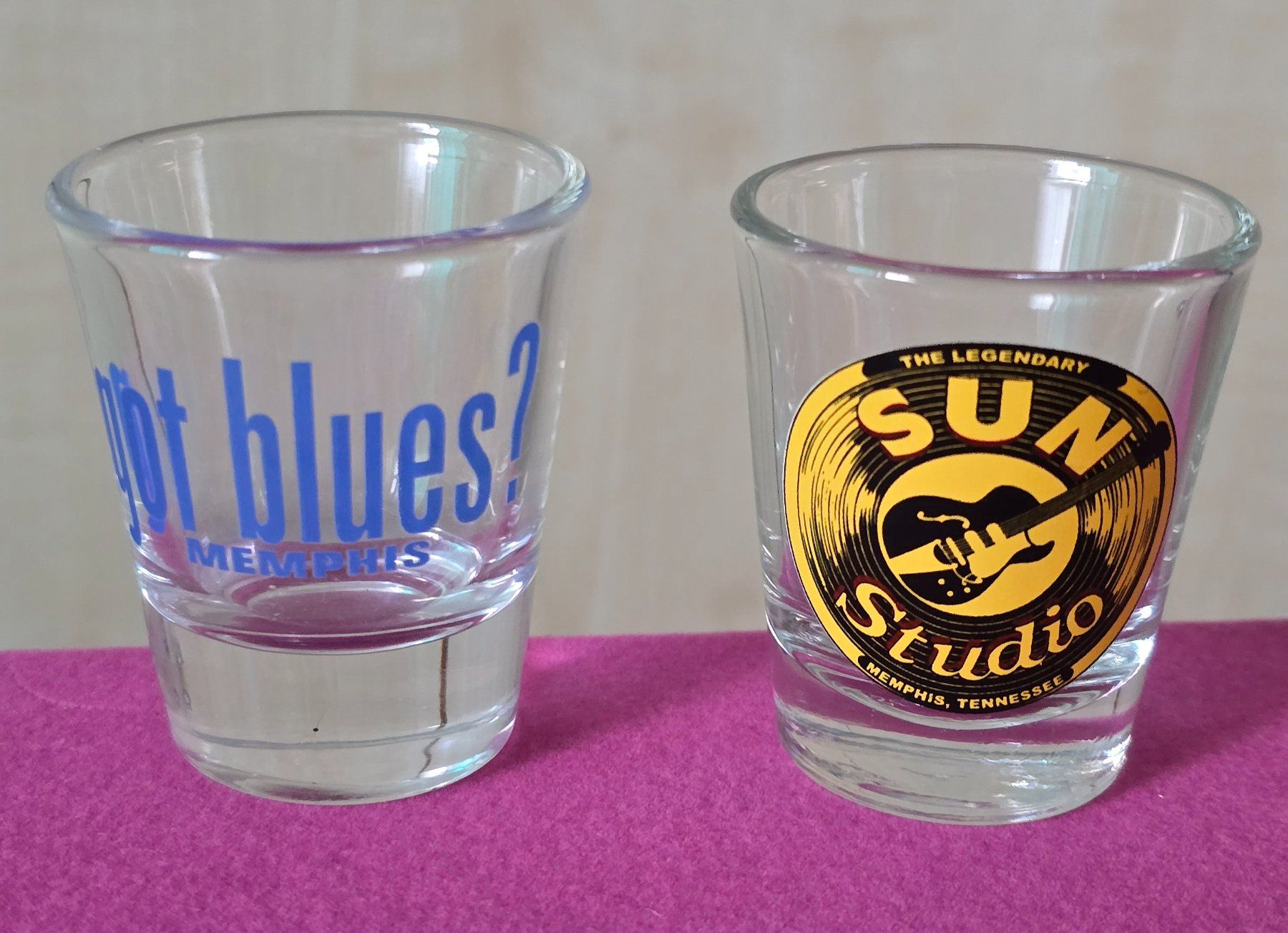 Gläser: aus Memphis Tennessee: Sun Record Studio & Blues Gläsli – Neu (gemäss Beschreibung) aus Rheinau von MakalekaAloha 2