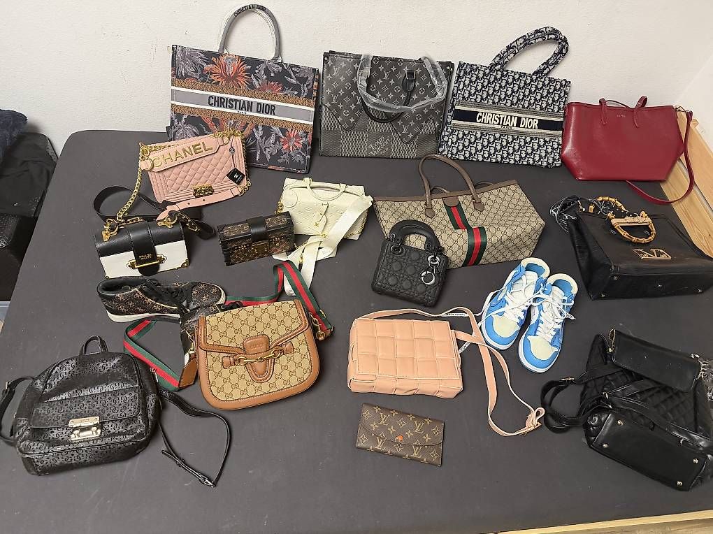 Borse: Tasche, Portmonaise und Schuhen – Usato da Köniz venduto da ges_786t