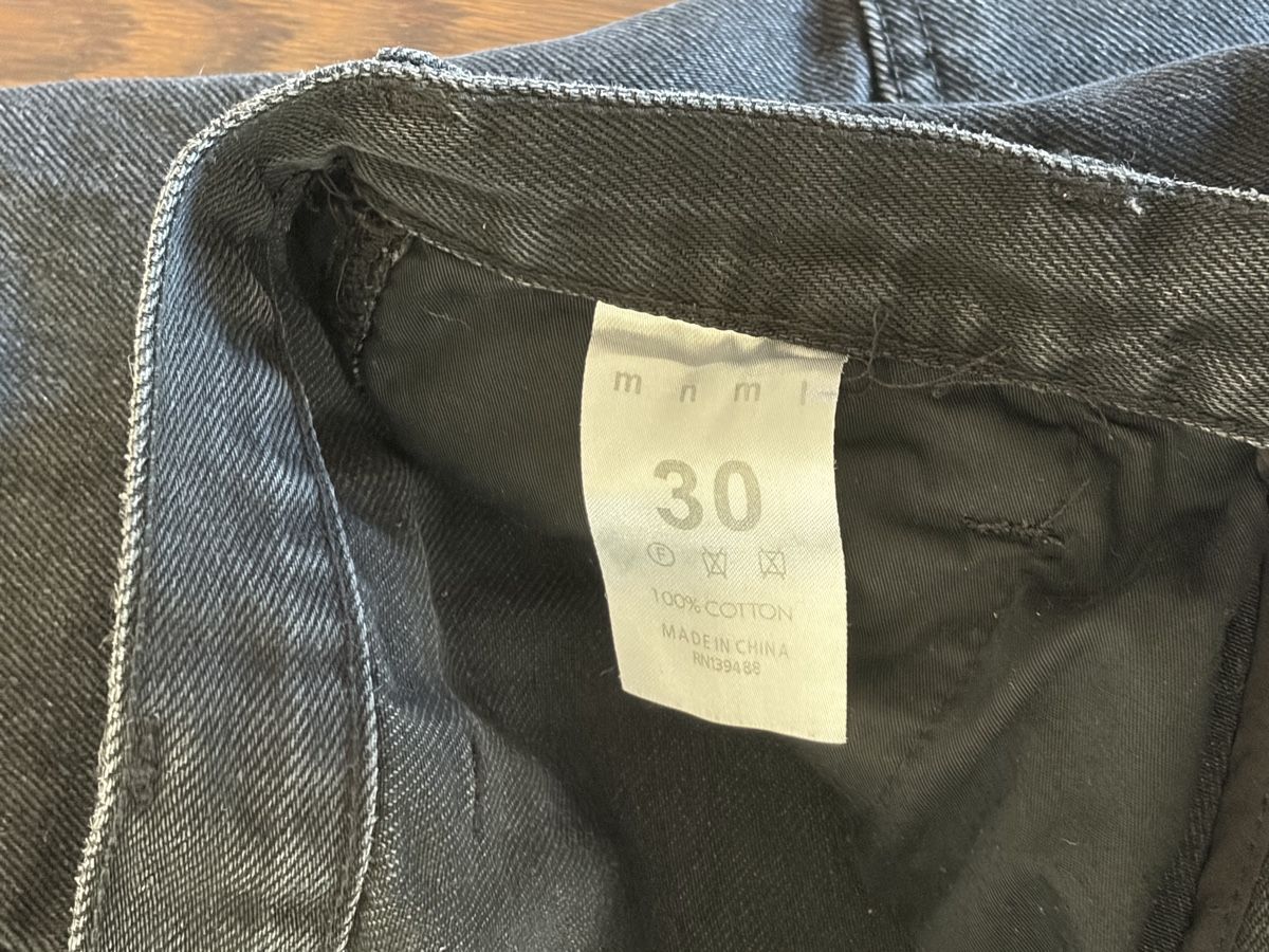 MNML Jeans: mnml fleared jeans dark grey – Gebraucht aus Zürich von blavatsky 2