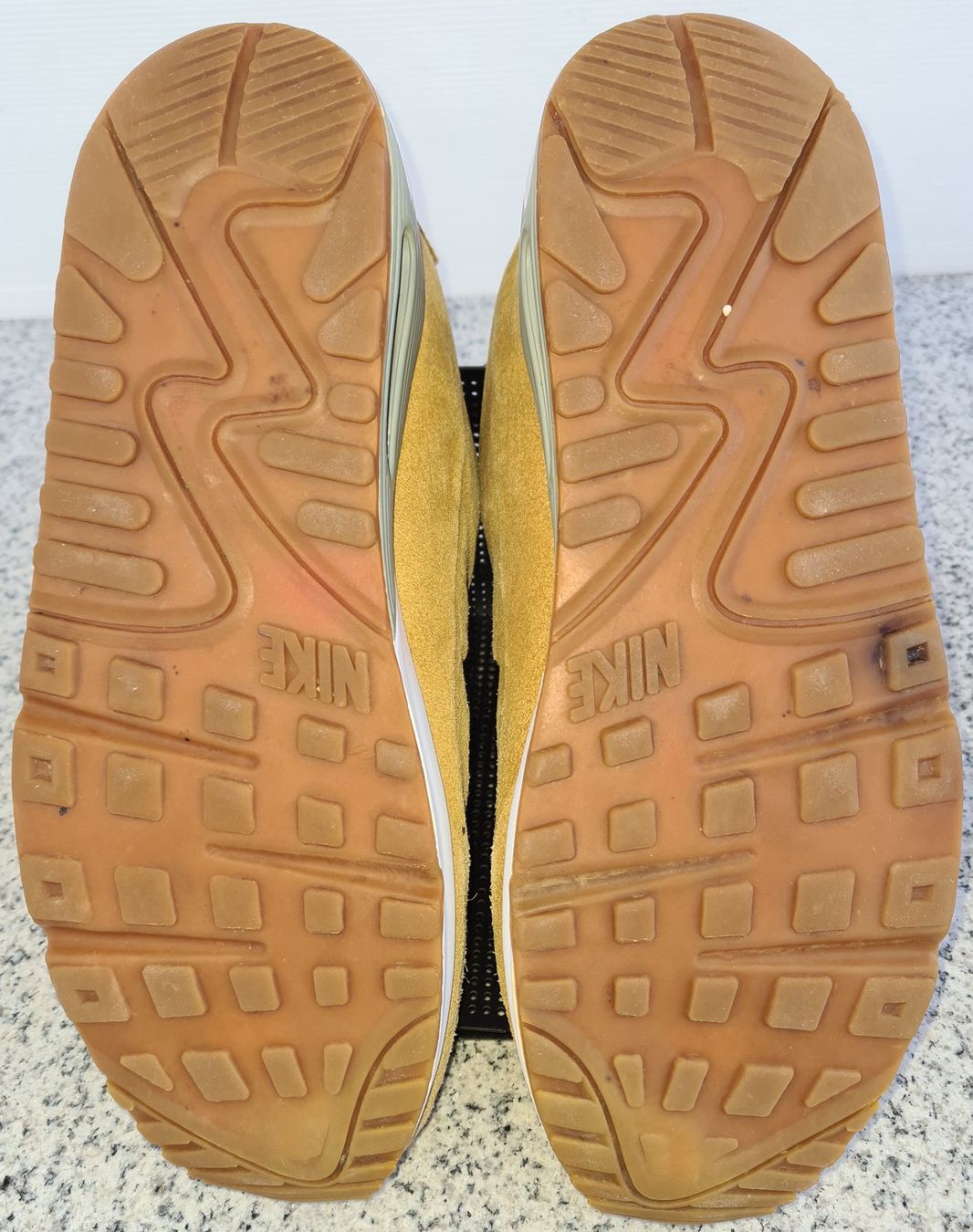 Nike Scarpe da uomo: NIKE Schuhe EUR-Gr. 44 – Usato da Münchenstein venduto da vitalfit 5