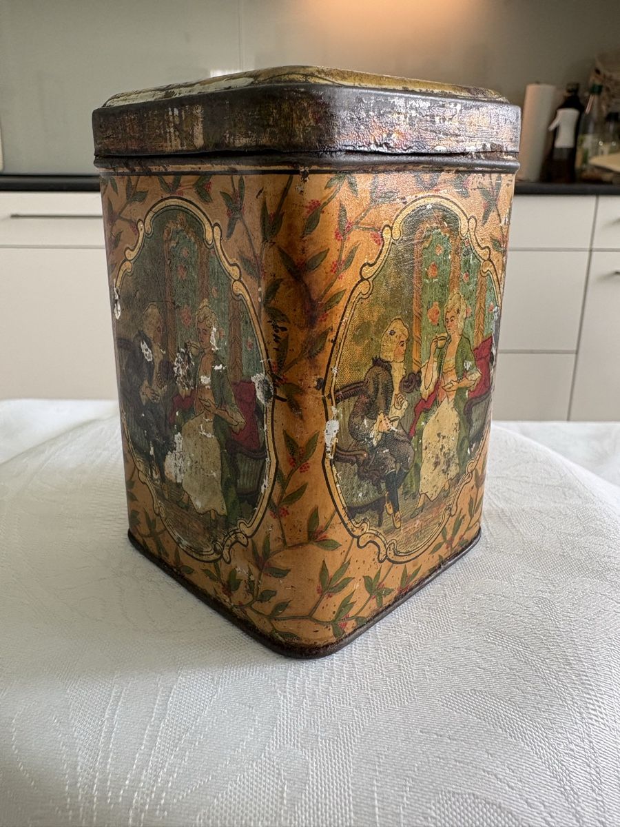 Toutes les décorations: Blechdose – D'occasion à Schönenberg ZH par Roxana8820