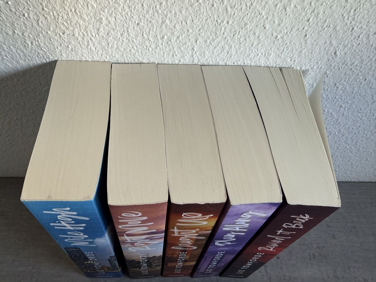Bücher: Saga Liz tomford  – Neu (gemäss Beschreibung) aus Meyrin von Steph_g28 1