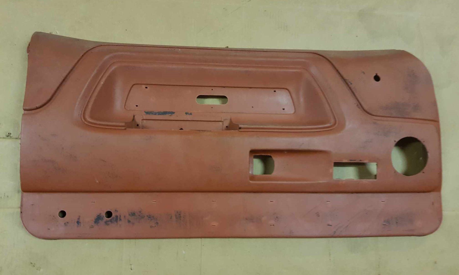 Dodge Tutti pezzi di ricambio auto: 70-74 Dodge Challenger   Door Panels – Usato da Niedergösgen venduto da usc_8qc6 1