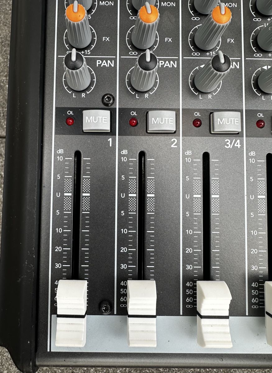 Mackie Console di mixaggio: Mackie ProFX8 Audio Mixer – Usato da Zürich venduto da deftwow 7