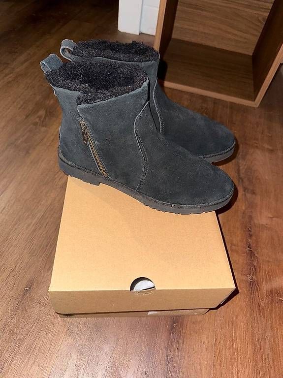 Ugg Scarpe da donna: New UGG ankle boots EUR 39 – Nuovo e nell'imballaggio originale da St-Sulpice VD venduto da juhdu 2