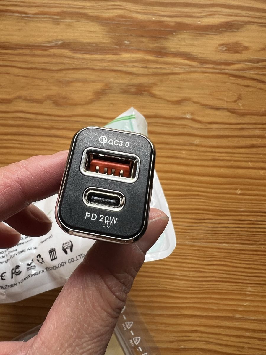 Laufwerke & Adapter: Auto Adaper USB – Gebraucht aus Arosa von Paklica 1