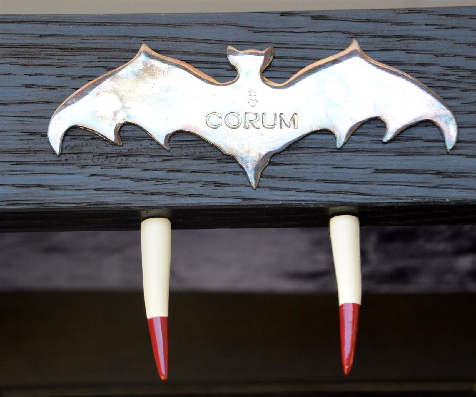 Corum Uhrenboxen: Uhrenbox / Boîte de montre Corum Bubble Bats Batman – Gebraucht aus Collonges von Auganien 2